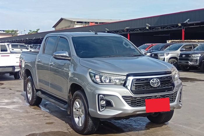 REVO PRE 2019 2.4G AT DOUBLE CAB SILVER  907 full