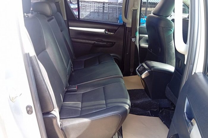 REVO PRE 2019 2.4G AT DOUBLE CAB SILVER  907 full