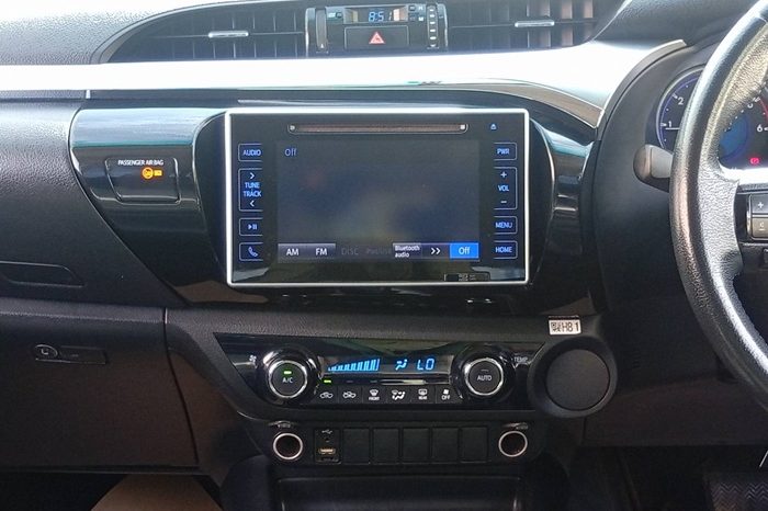 REVO PRE 2019 2.4G AT DOUBLE CAB SILVER  907 full