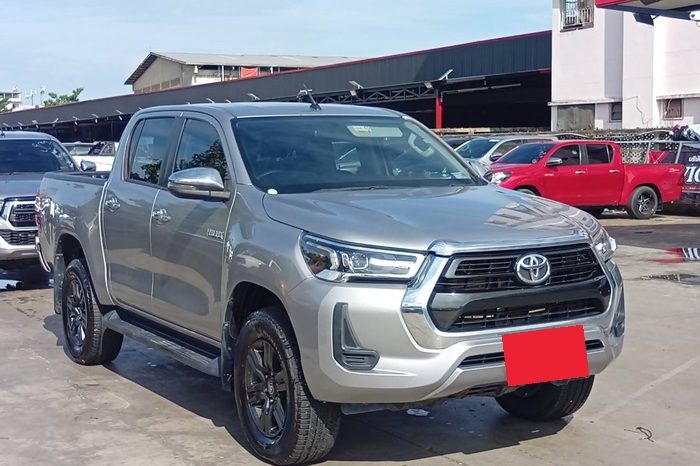 REVO PRE 2021 2.4 ENTRY AT DOUBLE CAB SILVER 2966 full