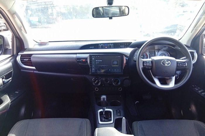 REVO PRE 2021 2.4 ENTRY AT DOUBLE CAB SILVER 2966 full
