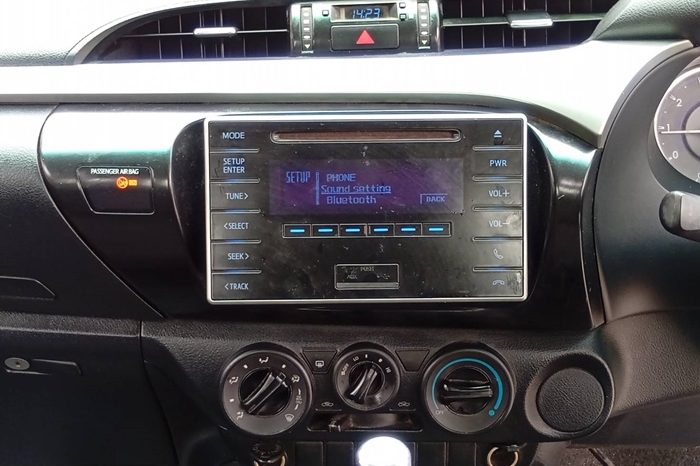 REVO PRE 2021 2.4 MID AT SAMRT CAB SILVER  1378 full