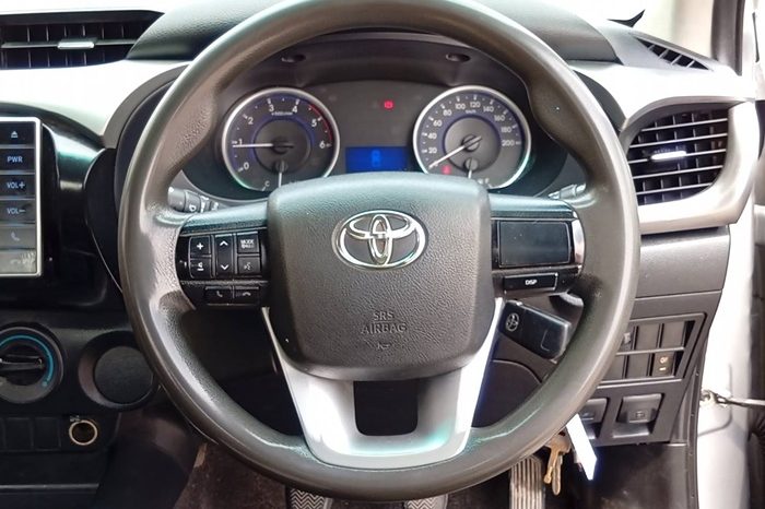 REVO PRE 2021 2.4 MID AT SAMRT CAB SILVER  1378 full