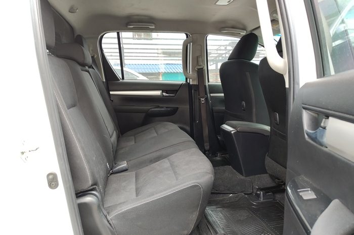 REVO PRE 2021 2.4 MID AT DOUBLE CAB WHITE  2081 full