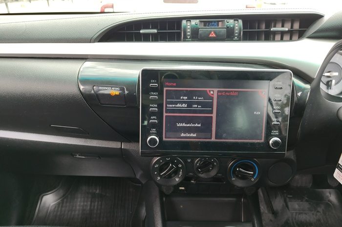 REVO PRE 2021 2.4 MID AT DOUBLE CAB WHITE  2081 full