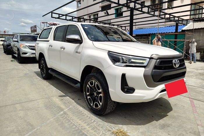 REVO PRE 2021 2.4 MID AT DOUBLE CAB WHITE  2086 full