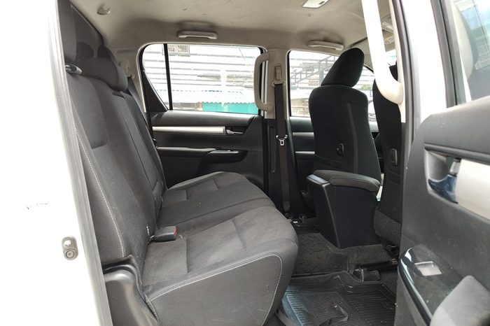 REVO PRE 2021 2.4 MID AT DOUBLE CAB WHITE  2086 full