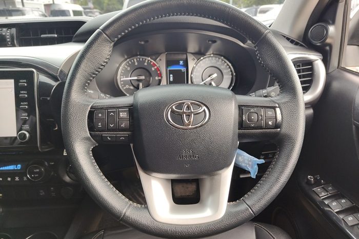 REVO 4WD 2022 2.8 HIGHT AT DOUBLE CAB SILVER  4386 full