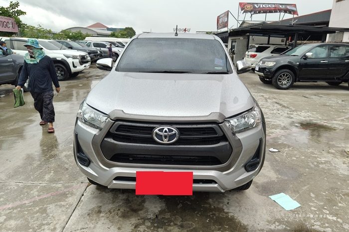 REVO PRE 2021 2.4 ENTRY AT DOUBLE CAB SILVER  1583 full