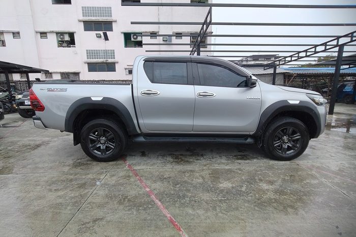 REVO PRE 2021 2.4 ENTRY AT DOUBLE CAB SILVER  1583 full