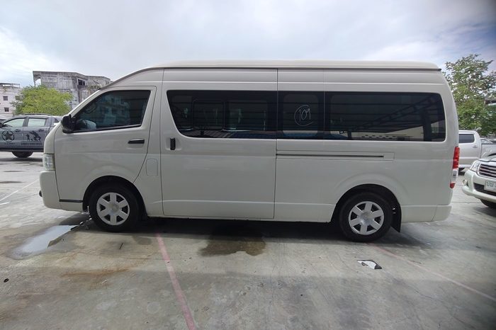 TOYOTA 2WD 2019 3.0 AT COMMUTER WHITE  3754 full