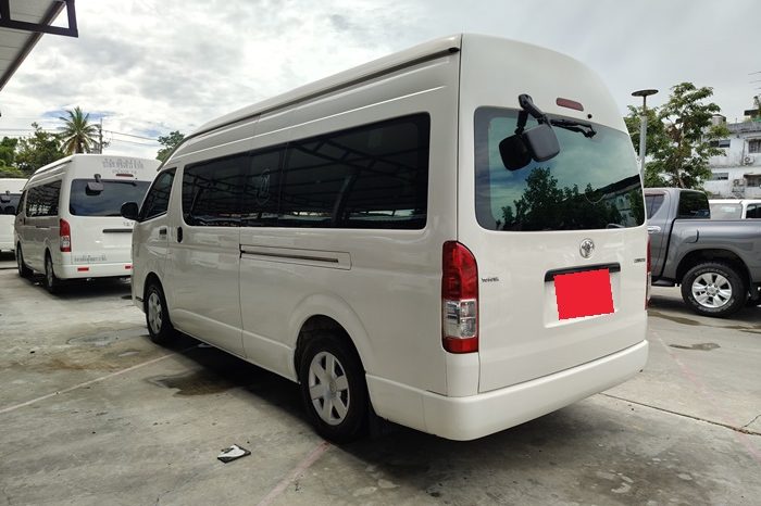 TOYOTA 2WD 2019 3.0 AT COMMUTER WHITE  3754 full