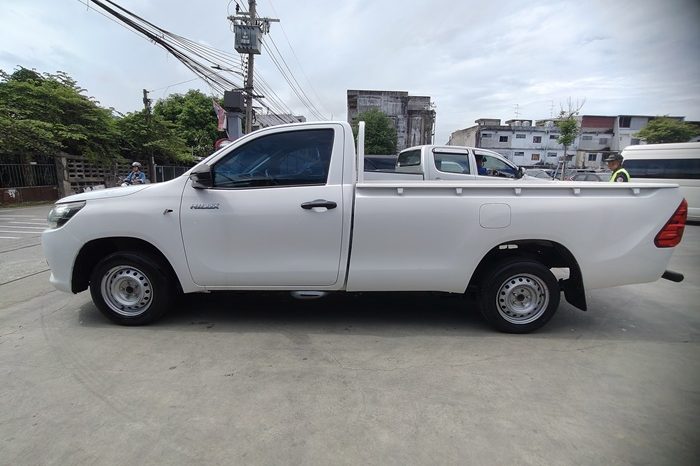 REVO 2WD 2018 2.4J MT STANDARD WHITE  1623 full