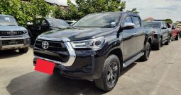 REVO PRE 2022 2.4 ENTRY AT DOUBLE CAB BLACK  4709