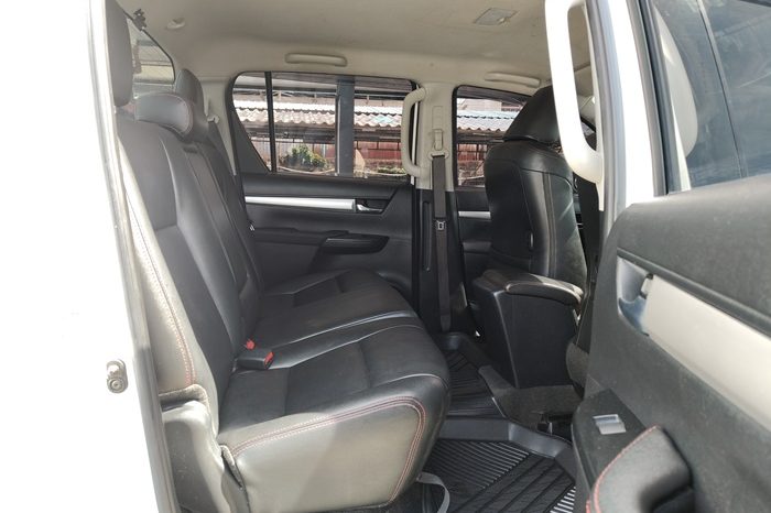 REVO PRE 2021 2.4 ENTRY AT DOUBLE CAB WHITE  1432 full