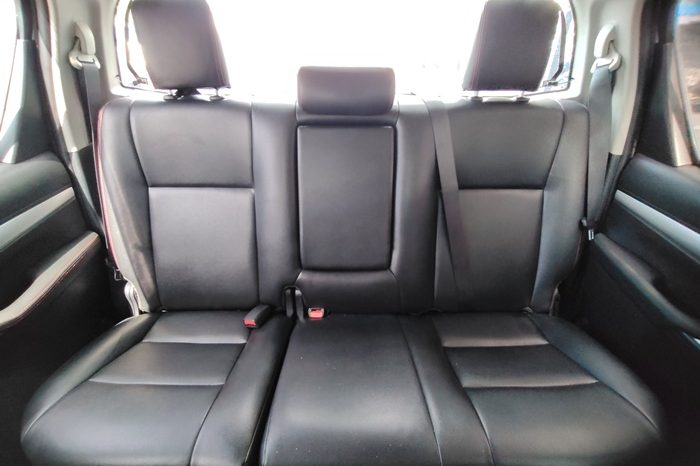 REVO PRE 2021 2.4 ENTRY AT DOUBLE CAB WHITE  1432 full