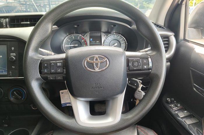 REVO PRE 2021 2.4 ENTRY AT DOUBLE CAB WHITE  1432 full