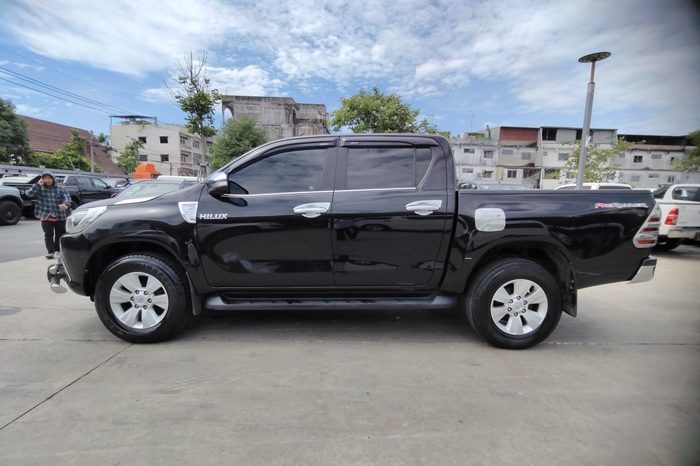 REVO PRE 2017 2.4G AT DOUBLE CAB BLACK  6205 full