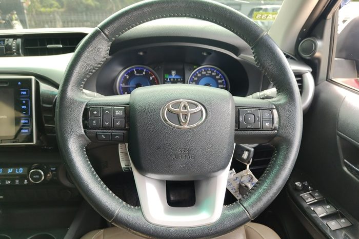 REVO PRE 2017 2.4G AT DOUBLE CAB BLACK  6205 full