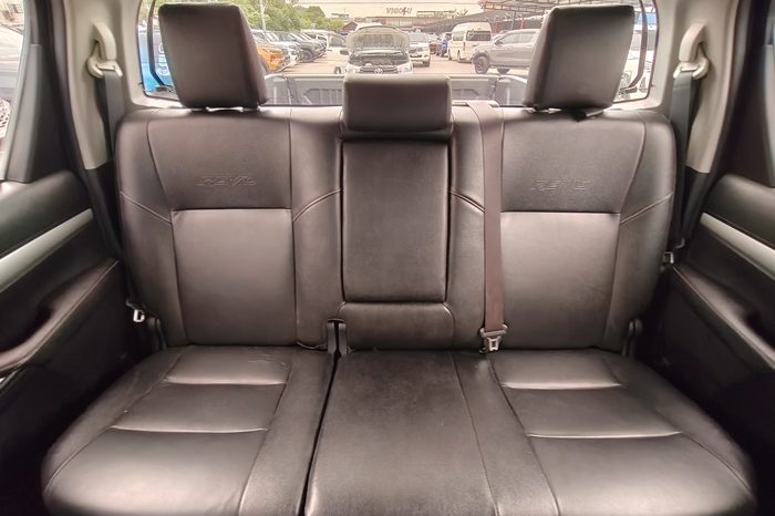 REVO PRE 2019 2.4E AT DOUBLE CAB BLACK 1151 full