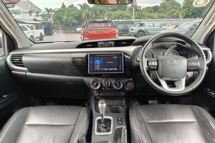 REVO PRE 2019 2.4E AT DOUBLE CAB BLACK 1151 full