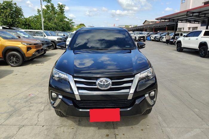 TOYOTA 2WD 2016 2.4V AT FORTUNER BLACK  3422 full