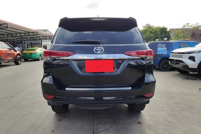 TOYOTA 2WD 2016 2.4V AT FORTUNER BLACK  3422 full