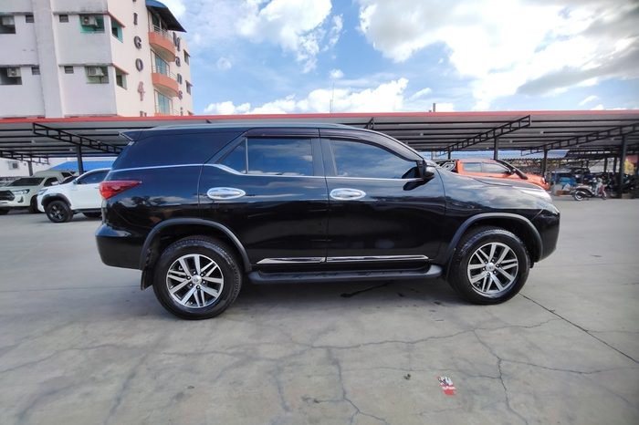 TOYOTA 2WD 2016 2.4V AT FORTUNER BLACK  3422 full