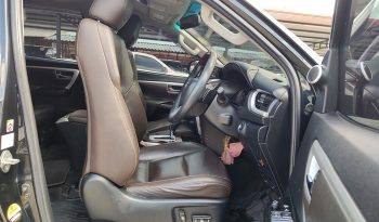 TOYOTA 2WD 2016 2.4V AT FORTUNER BLACK  3422 full