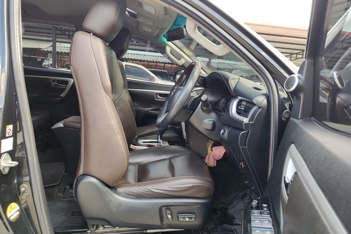 TOYOTA 2WD 2016 2.4V AT FORTUNER BLACK  3422 full