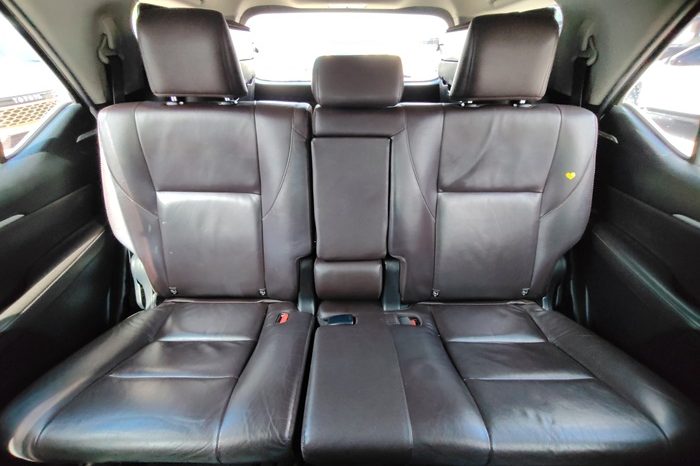 TOYOTA 2WD 2016 2.4V AT FORTUNER BLACK  3422 full