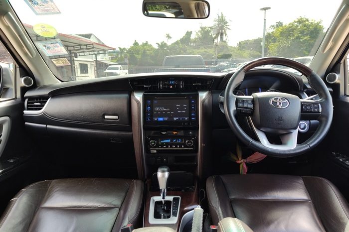 TOYOTA 2WD 2016 2.4V AT FORTUNER BLACK  3422 full