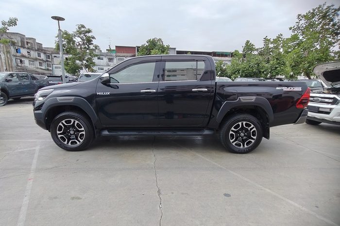 REVO PRE 2023 2.4 HIGHT AT DOUBLE CAB BLACK  9255 full