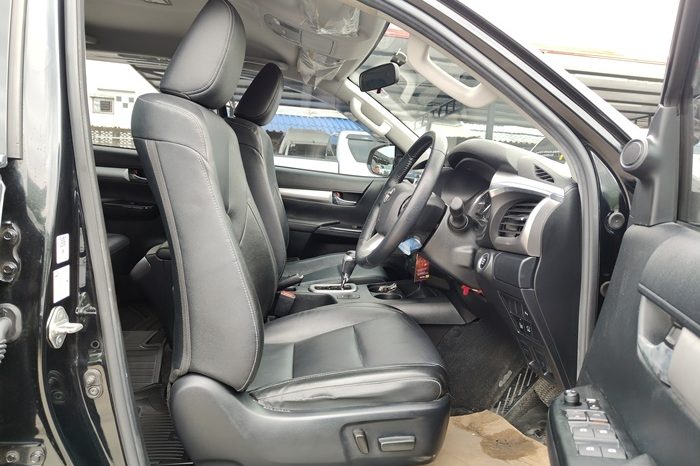 REVO PRE 2023 2.4 HIGHT AT DOUBLE CAB BLACK  9255 full