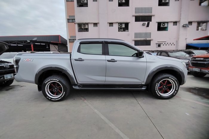 ISUZU 4WD 2020 3.0 AT DOUBLE CAB GREY  8829 full