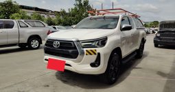 REVO 4WD 2022 2.4 MID MT SMART CAB WHITE  7163