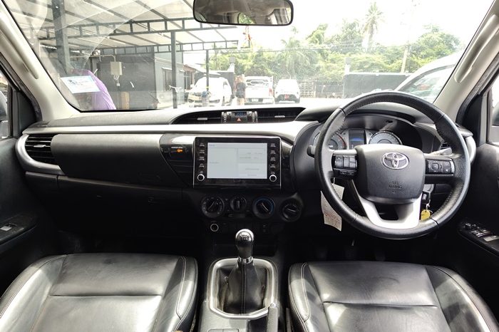 REVO 4WD 2022 2.4 MID MT SMART CAB WHITE  7156 full
