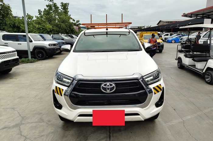 REVO 4WD 2022 2.4 MID MT SMART CAB WHITE  7162 full