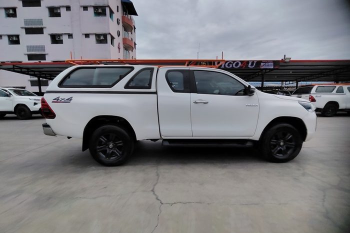REVO 4WD 2022 2.4 MID MT SMART CAB WHITE  7162 full
