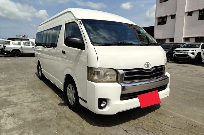 TOYOTA 2WD 2019 2.7 MT COMMUTER WHITE  9793 full