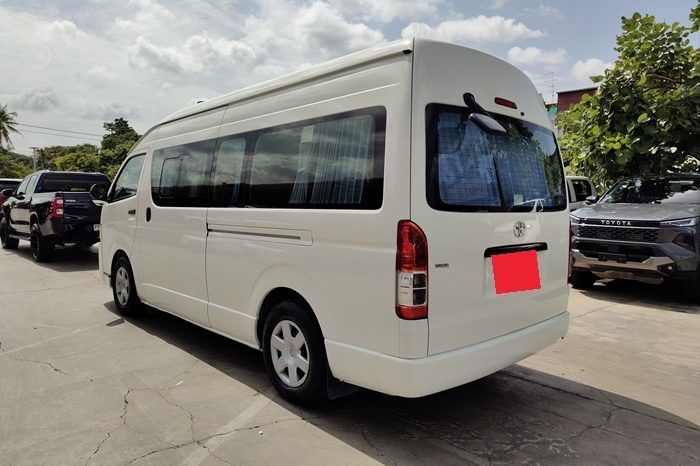 TOYOTA 2WD 2019 2.7 MT COMMUTER WHITE  9793 full