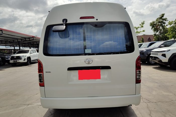 TOYOTA 2WD 2019 2.7 MT COMMUTER WHITE  9793 full
