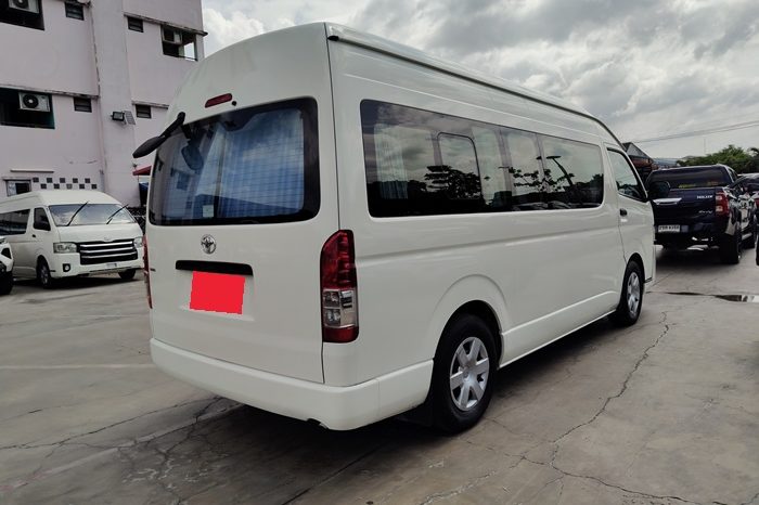 TOYOTA 2WD 2019 2.7 MT COMMUTER WHITE  9793 full