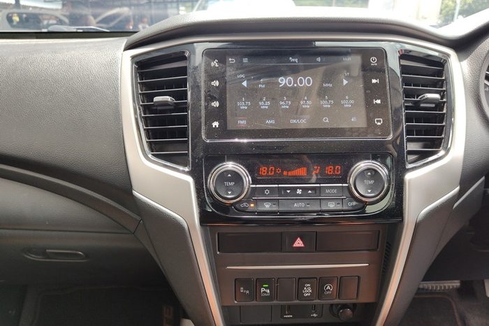 MITSUBISHI 4WD 2021 2.4 AT DOUBLE CAB BLACK  2029 full