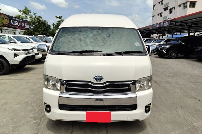 TOYOTA 2WD 2019 3.0 MT COMMUTER WHITE  339 full