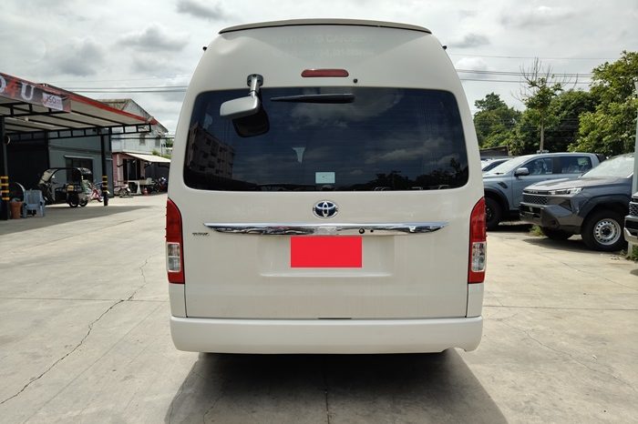 TOYOTA 2WD 2019 3.0 MT COMMUTER WHITE  339 full