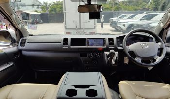 TOYOTA 2WD 2019 3.0 MT COMMUTER WHITE  339 full