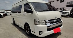 TOYOTA 2WD 2019 3.0 AT COMMUTER WHITE  8208