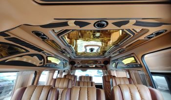 TOYOTA 2WD 2019 3.0 AT COMMUTER WHITE  8208 full