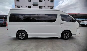 TOYOTA 2WD 2019 3.0 AT COMMUTER WHITE  8208 full